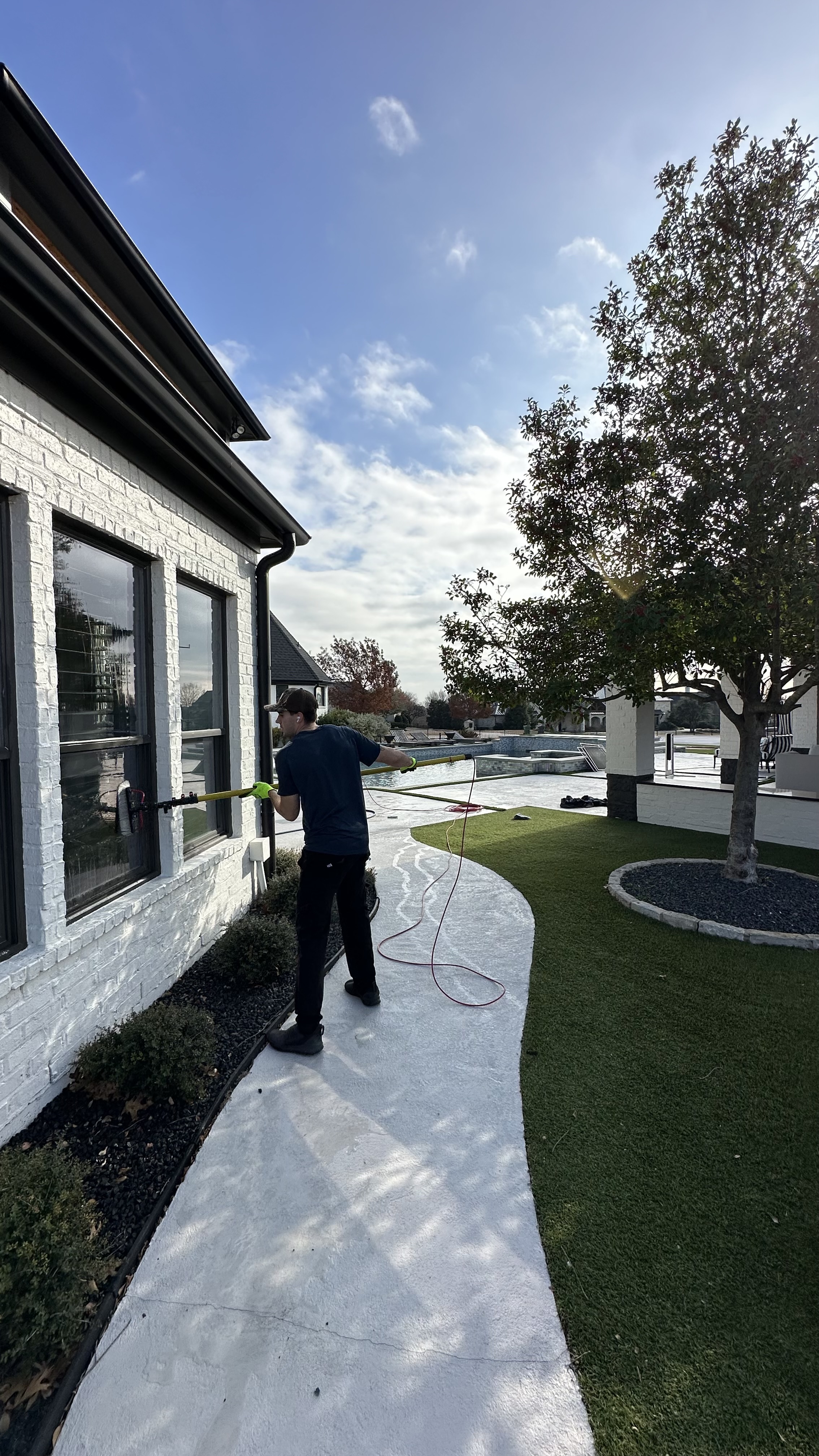 Featured exterior window cleaning